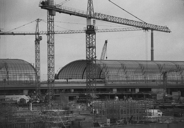 Hauptbahnhof under construction
